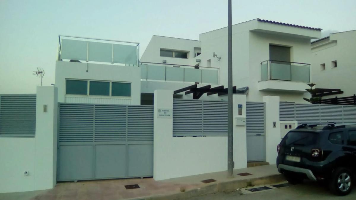 Продажа отдельного шале в  Calle Inglaterra, 88, Кокс photo 3