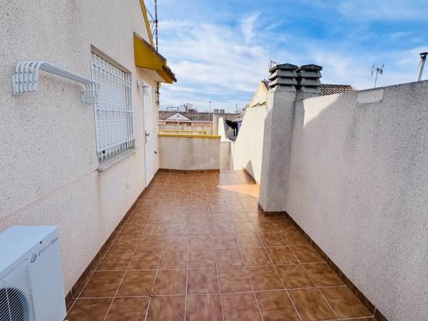 Chalet adosado en calle Irlanda photo 3