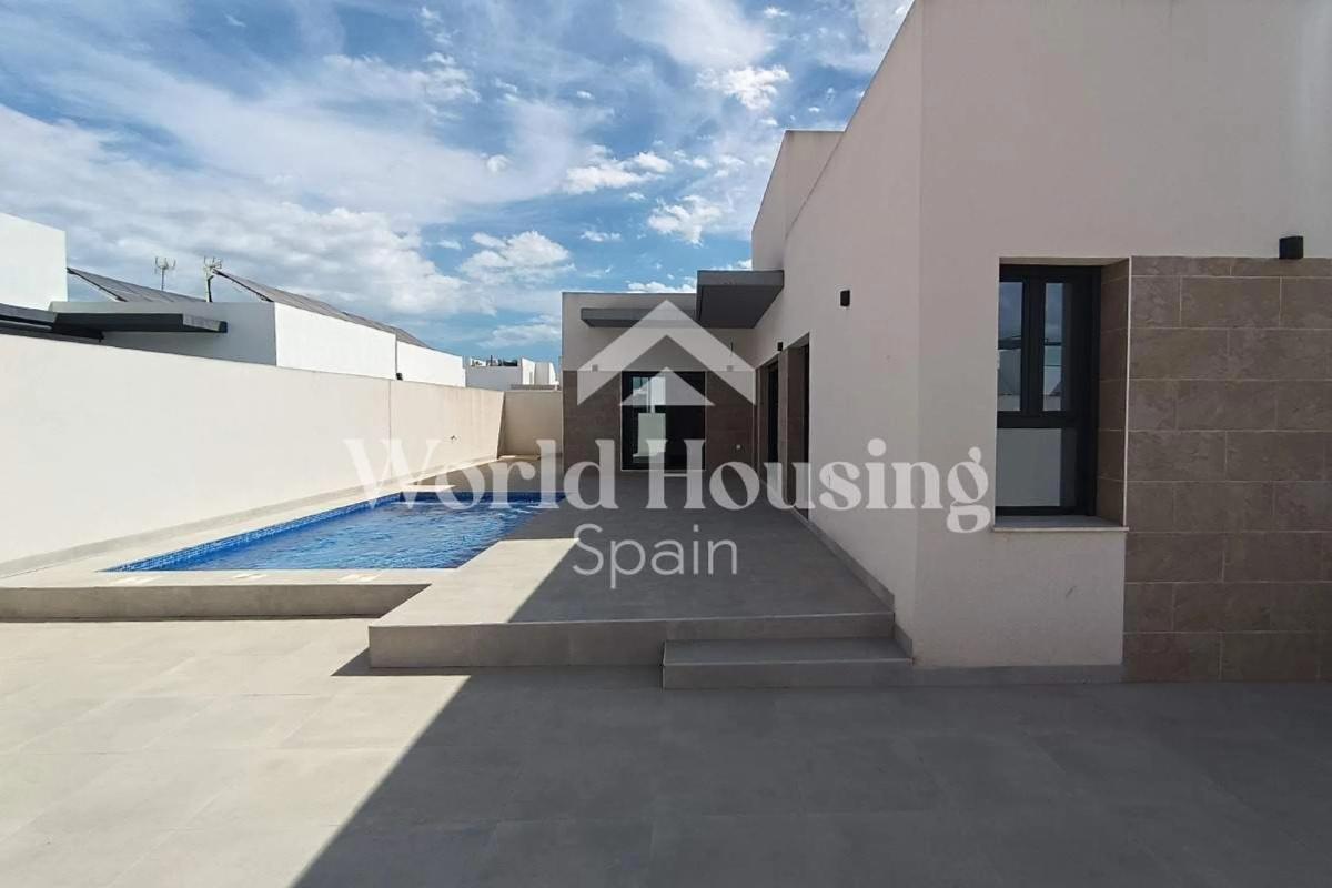 Venta de chalet independiente en Daya Nueva, Daya Nueva
photo 4