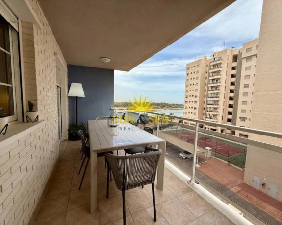 Venta de piso en Puerto Deportivo, Guardamar del Segura
photo 1