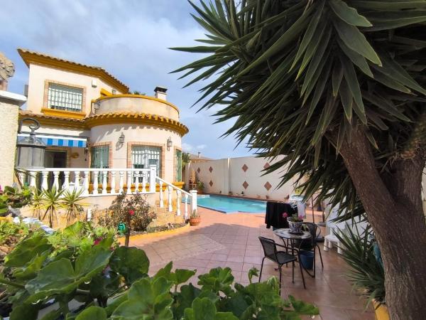 Chalet pareado en calle Vicente Aracil photo 4