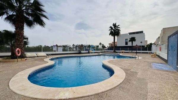 Independent chalet for sale in Urbanizaciones, Guardamar del Segura
thumbnail 1