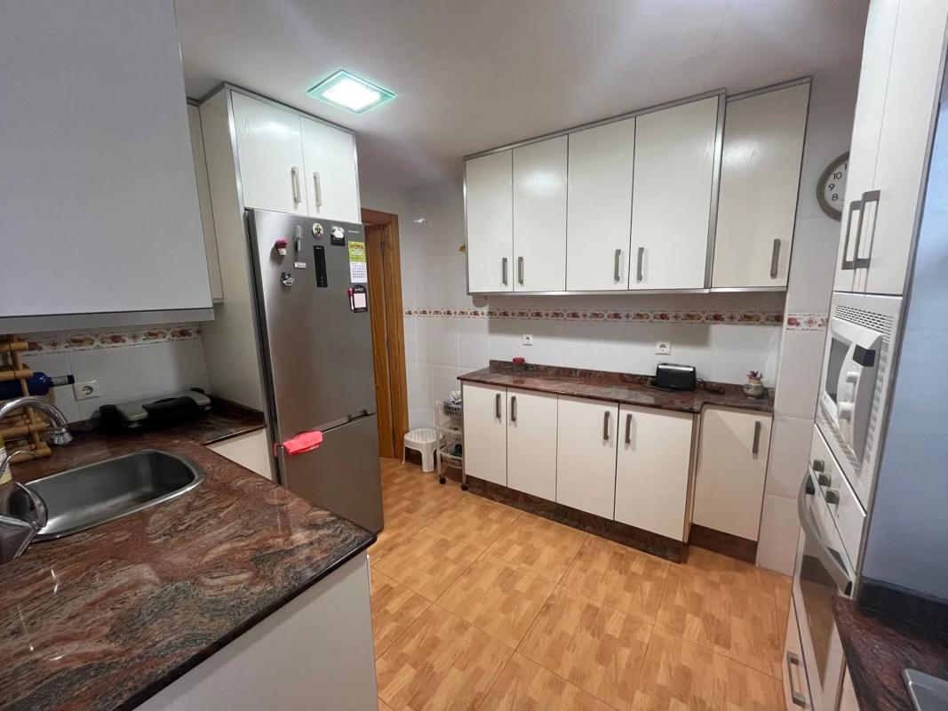 Venta de piso en Calle Azorin s/n, Guardamar del Segura
photo 3