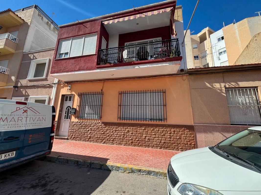 Sale of apartment in Zona Pueblo, Guardamar del Segura
photo 2
