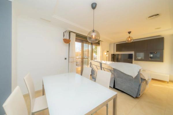 Duplex en venta en Calle Sant Pere, Guardamar del Segura photo 3