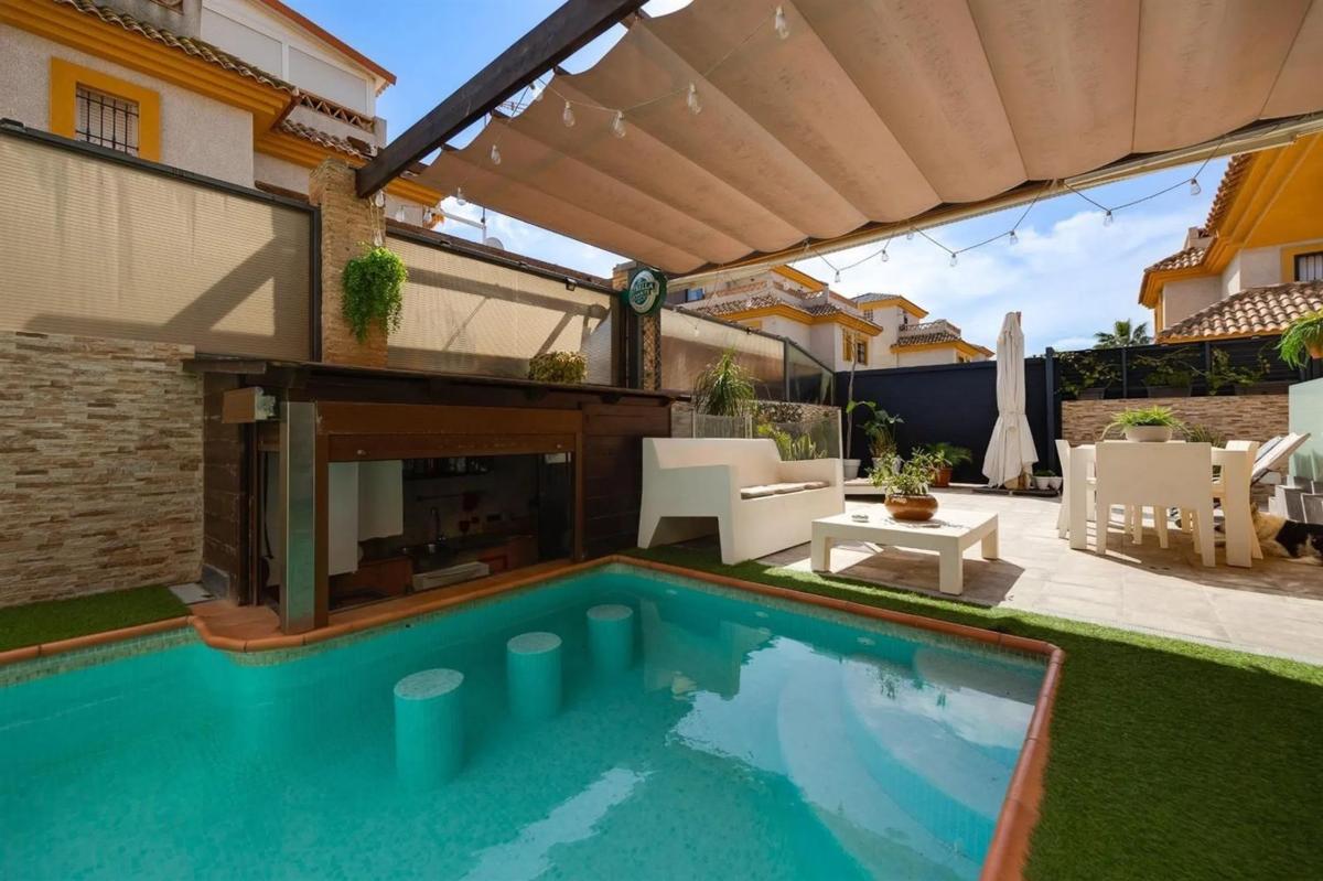 Venta de chalet independiente en Los Montesinos, Los Montesinos
photo 1