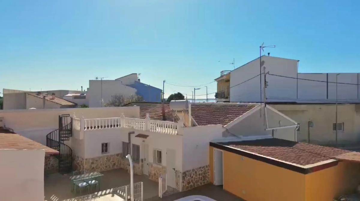 Sale of independent chalet in Calle Capitán Cortés, Los Montesinos
 photo 5