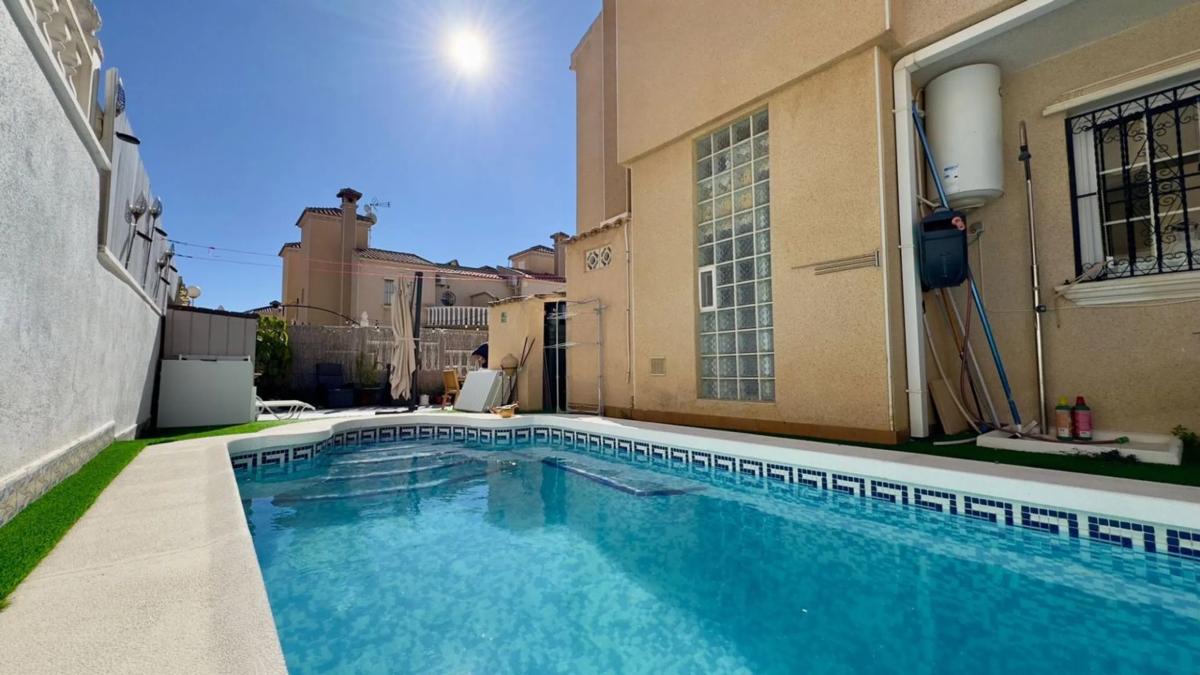 Sale of independent chalet in Montepinar-La Aparecida-Raiguero, Orihuela
photo 5
