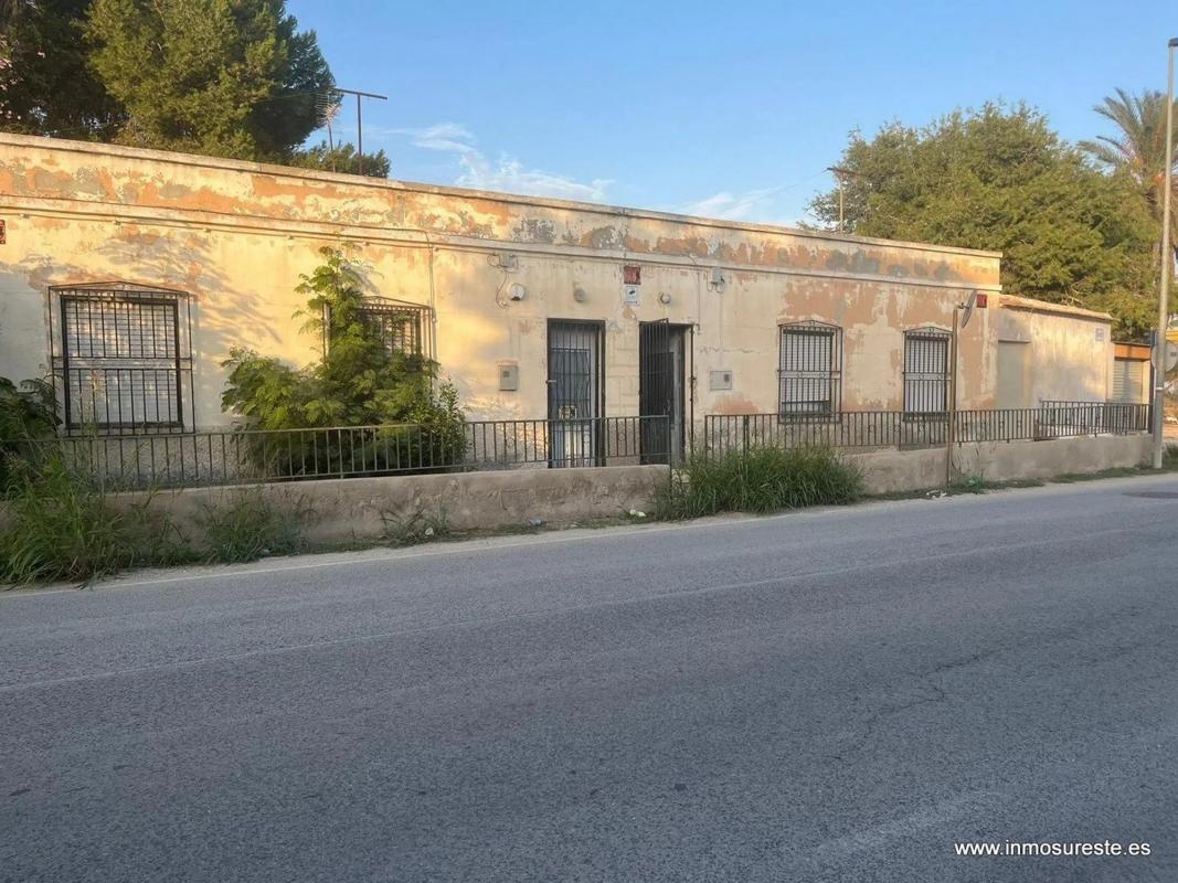 Sprzedaż niezależnego domku jednorodzinnego w  Orihuela Ciudad, Orihuela photo 2