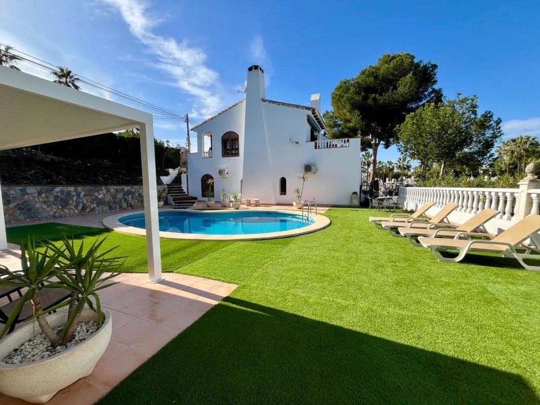 Venta de chalet independiente en Barrio Cabo Roig, Orihuela
 photo 2