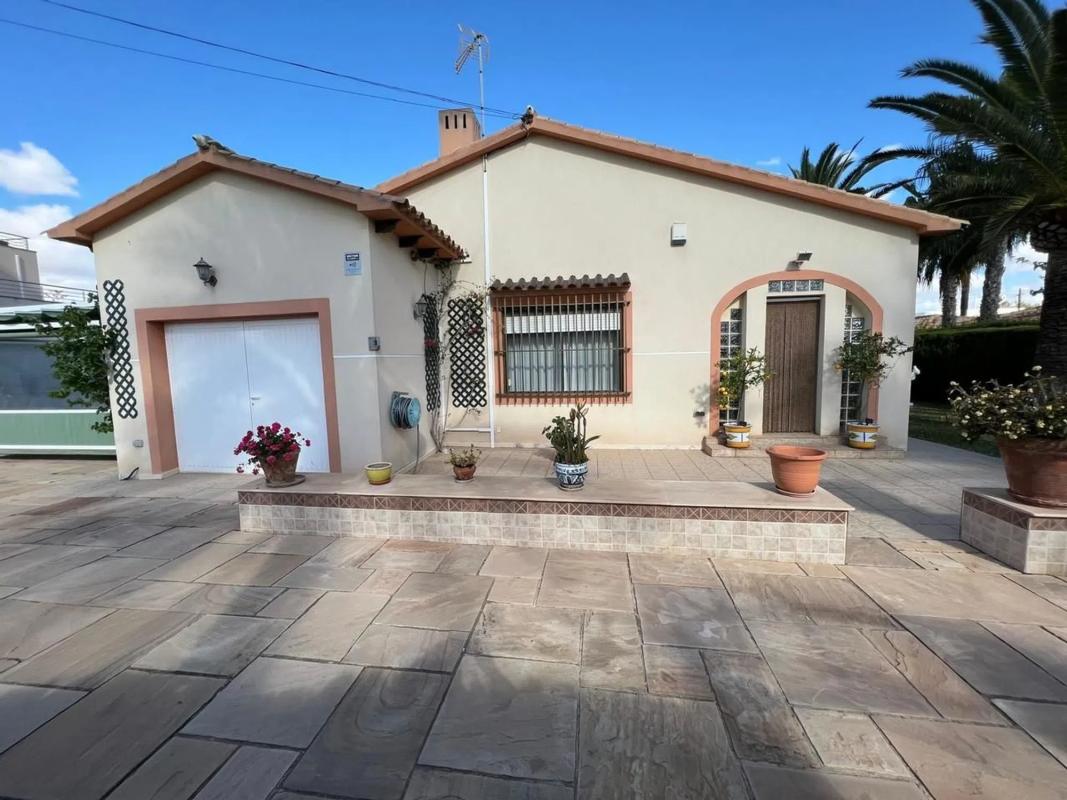 Sale of independent chalet in Calle Caribe, Orihuela
 photo 2