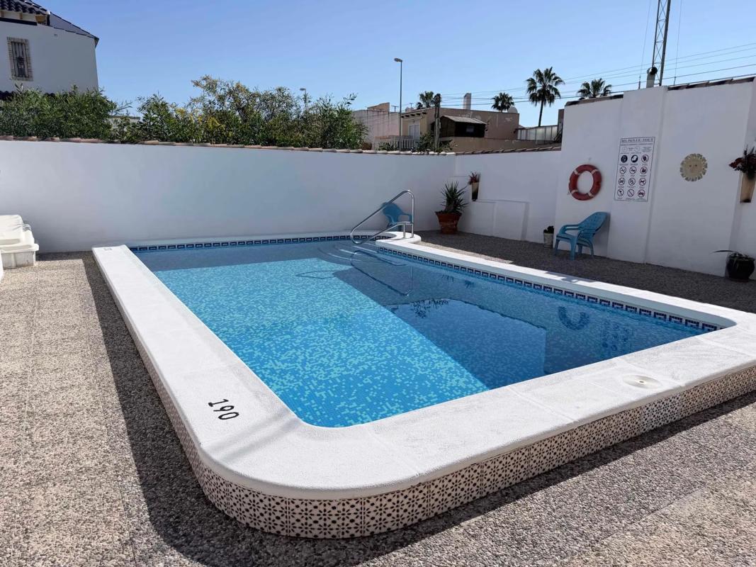 Venta de chalet adosado en  Calle del Fénix, 3 , Orihuela photo 5