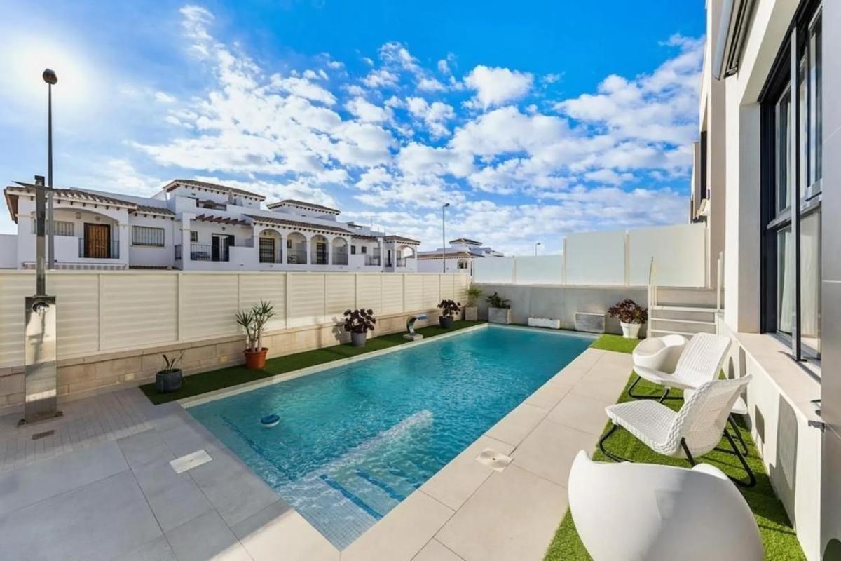 Venta de chalet independiente en Barrio La Ciñuelica - Villa Rosa, Orihuela
 photo 2