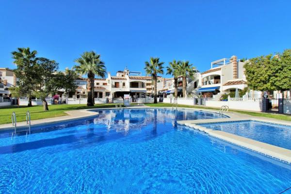 Venta de piso en Calle Aries, Orihuela
 photo 1