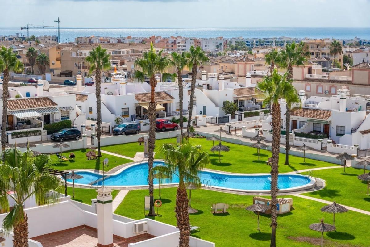Venta de piso en Barrio La Florida, Orihuela
photo 1