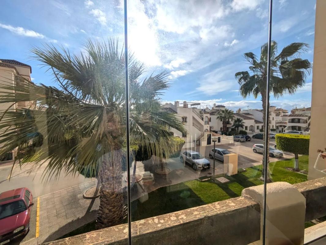 Venta de piso en Barrio La Florida, Orihuela
photo 3
