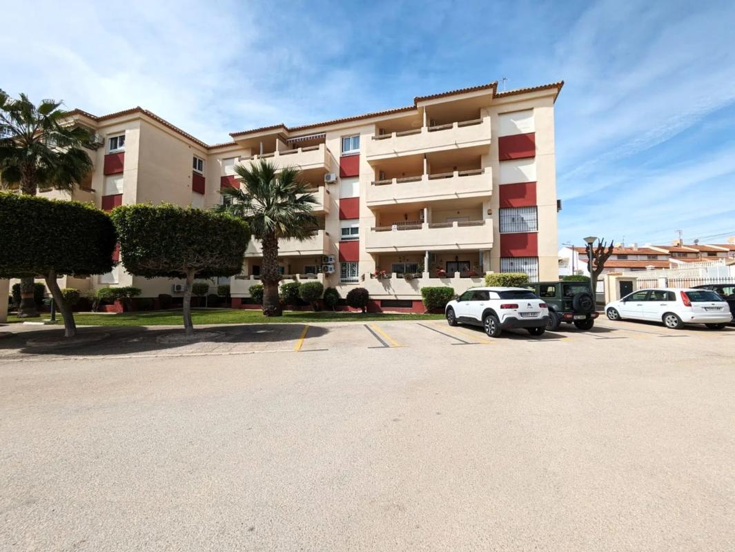 Venta de piso en Barrio La Florida, Orihuela
photo 4