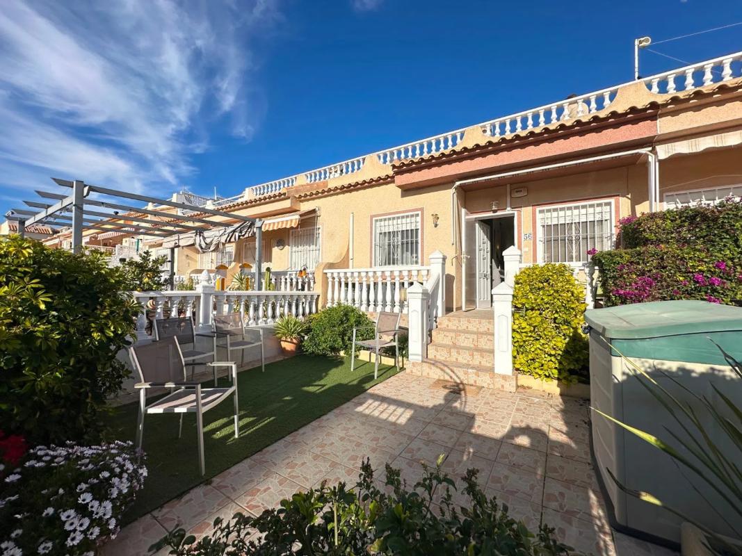 Продажа отдельного шале в Barrio La Florida, Ориуэла photo 1