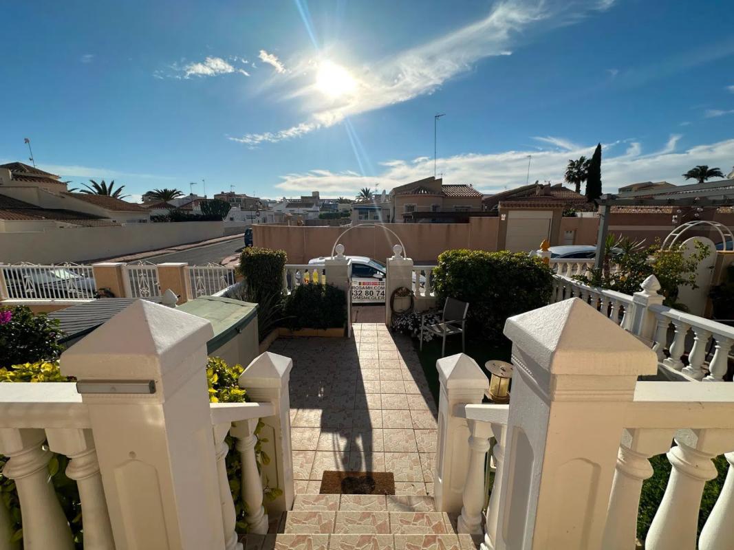 Продажа отдельного шале в Barrio La Florida, Ориуэла photo 3