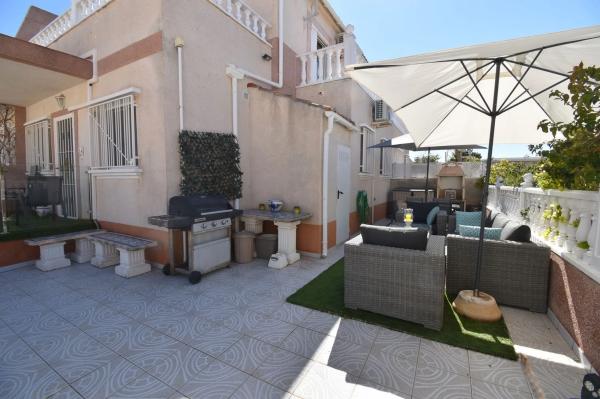 Chalet adosado photo 1