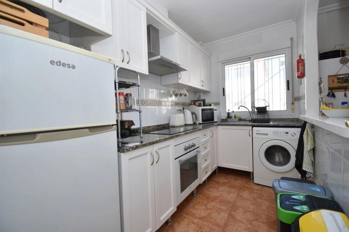 Venta de chalet adosado en  Barrio La Regia , Orihuela photo 2