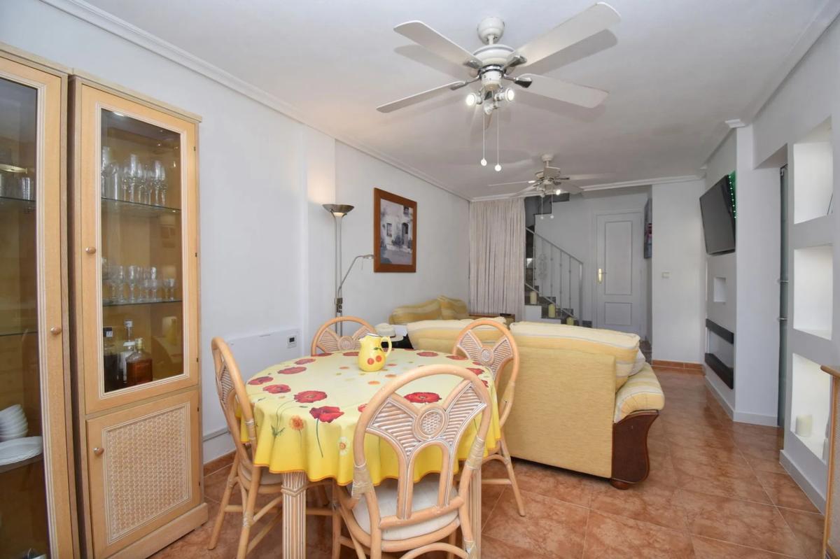 Venta de chalet adosado en  Barrio La Regia , Orihuela photo 4