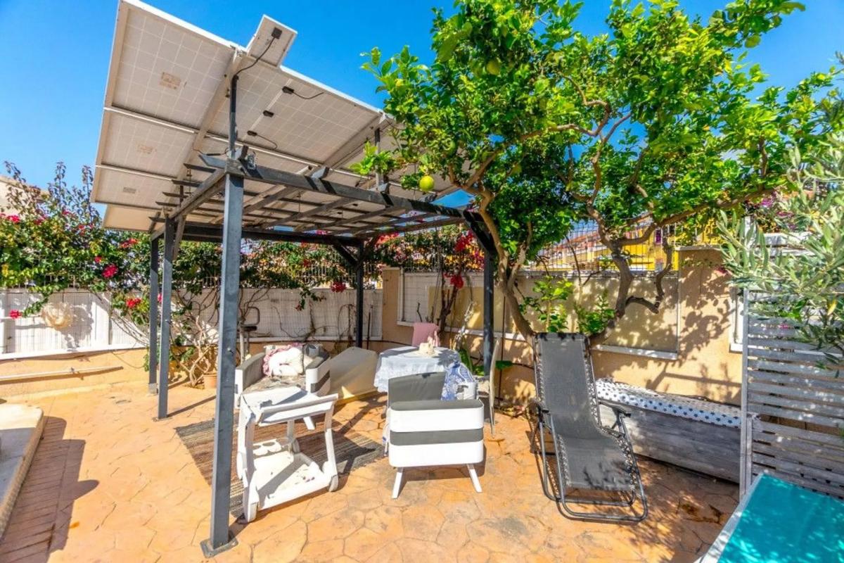 Sale of independent chalet in Barrio La Regia, Orihuela
photo 3