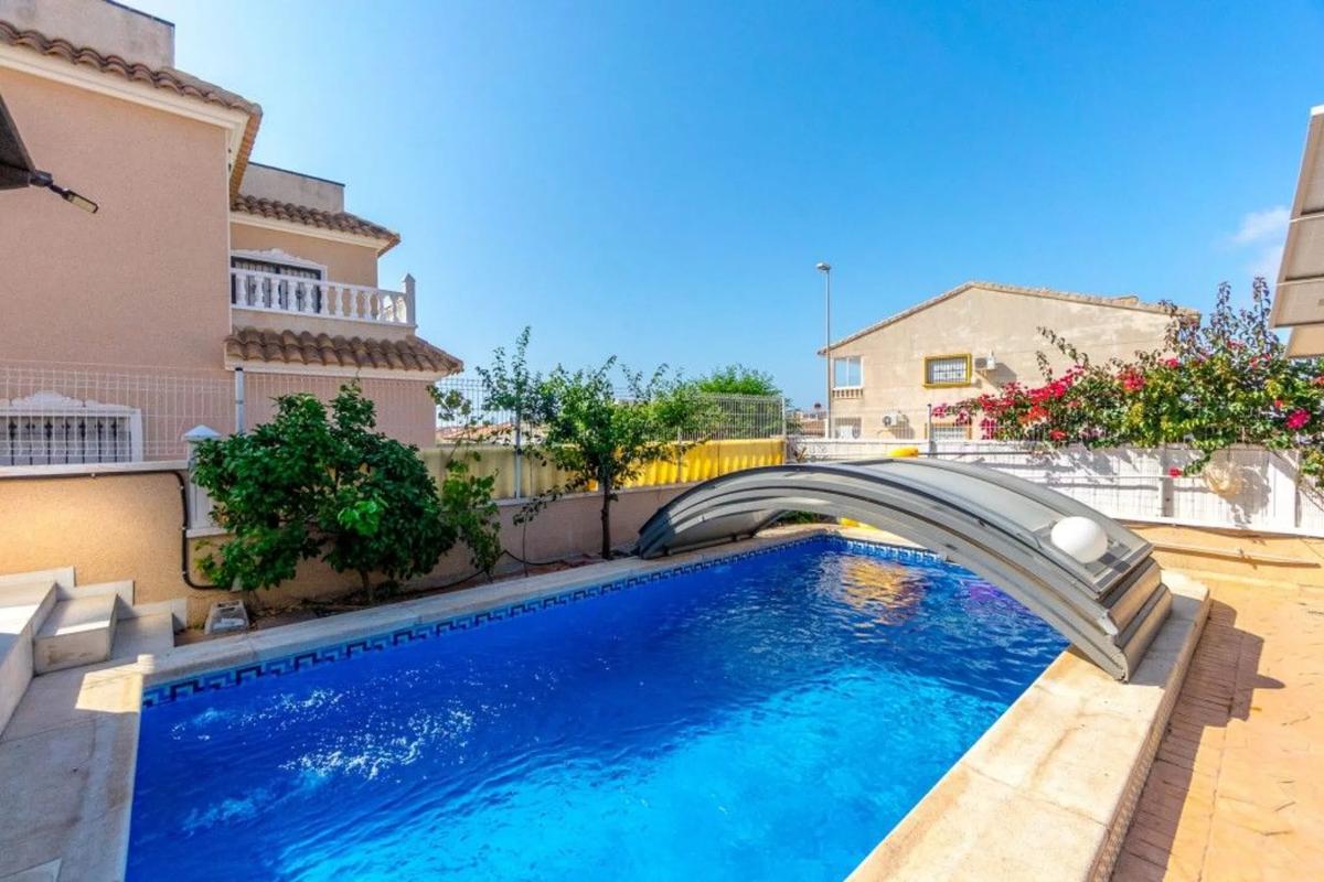 Sale of independent chalet in Barrio La Regia, Orihuela
photo 5