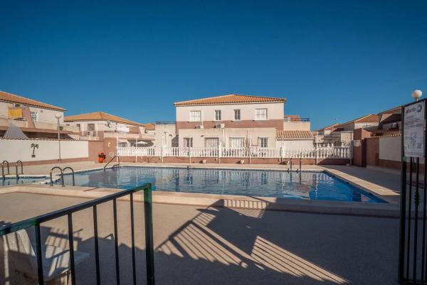 Chalet pareado photo 1