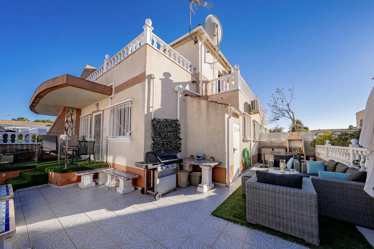 Properties for sale and rent in Spain photo 4