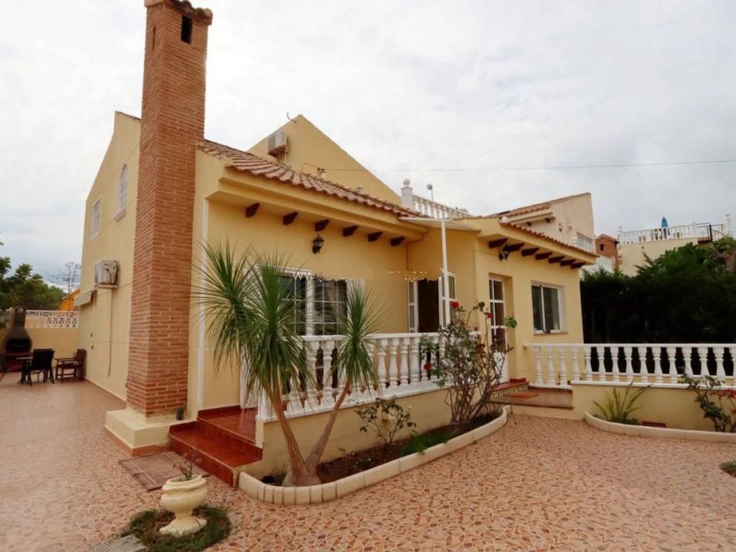 Продажа отдельного шале в Barrio La Zenia, Ориуэла photo 5