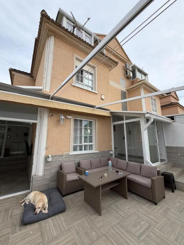 Sale of independent chalet in Barrio La Zenia, Orihuela
photo 2