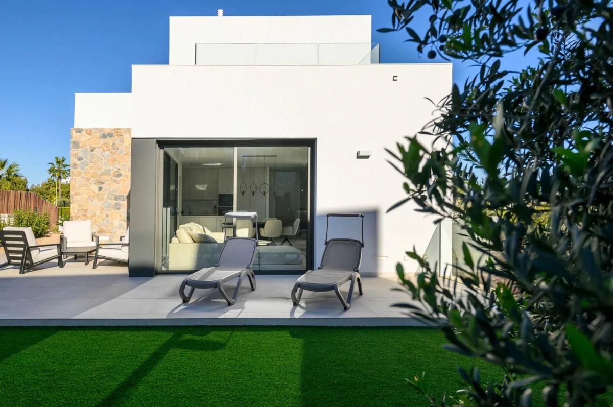 Venta de chalet independiente en Avenida de las Colinas, Orihuela
photo 3