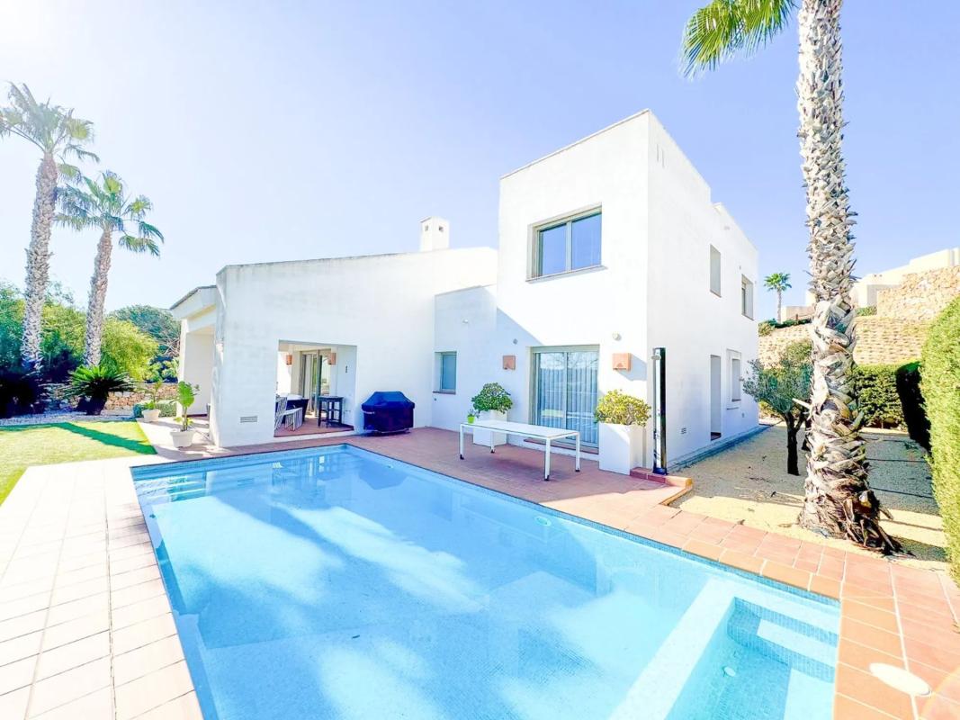 Sale of independent chalet in Barrio Las Colinas Golf, Orihuela
photo 1