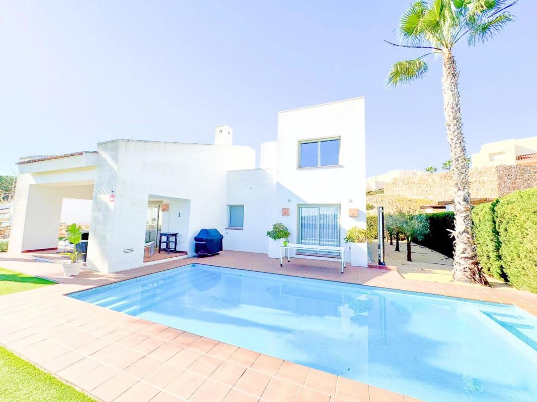 Sale of independent chalet in Barrio Las Colinas Golf, Orihuela
photo 4