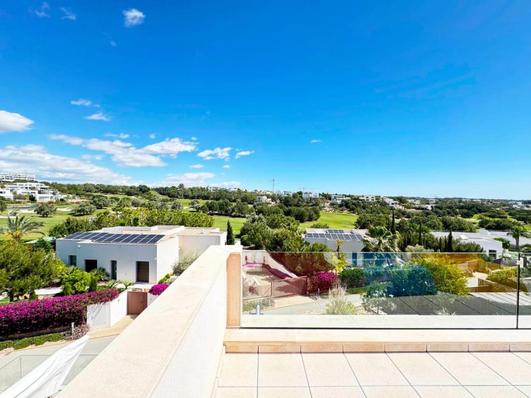 Sale of independent chalet in Avenida de las Colinas, Orihuela
 photo 2