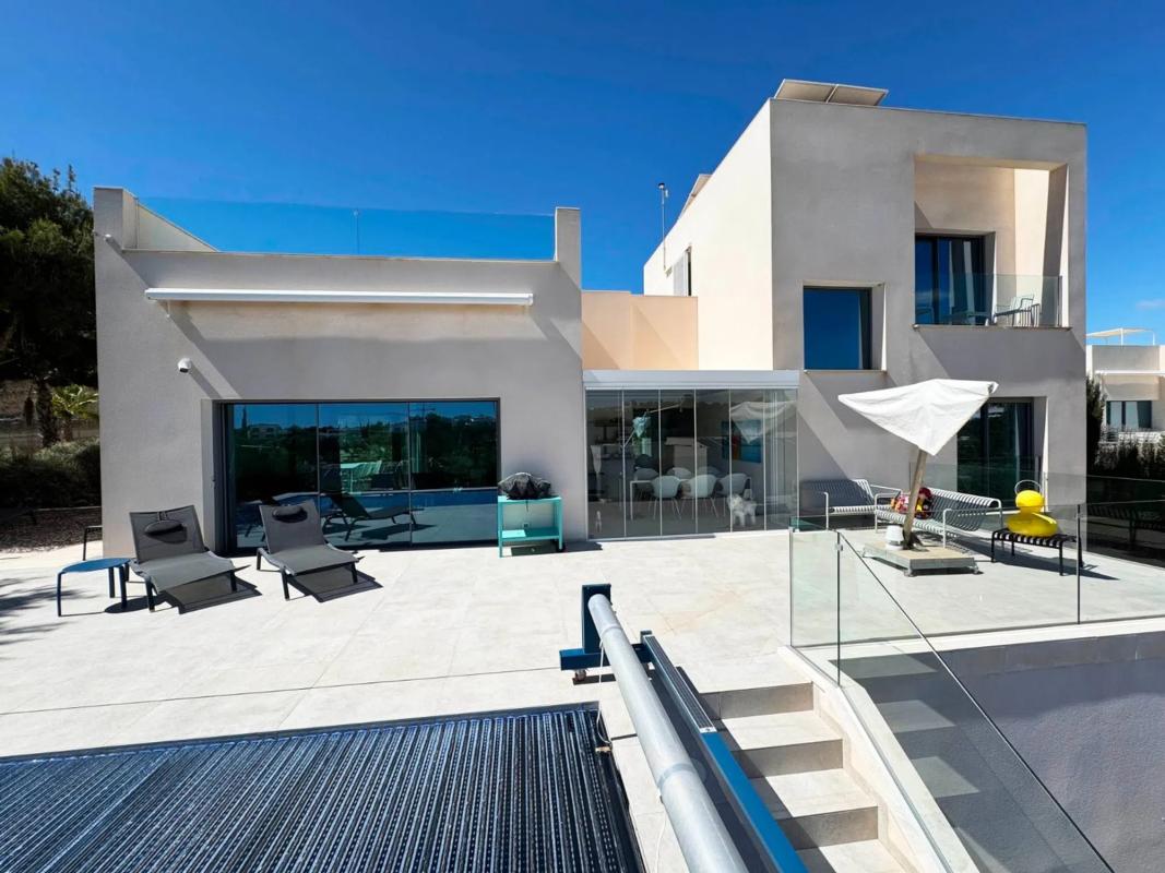 Sale of independent chalet in Avenida de las Colinas, Orihuela
 photo 3