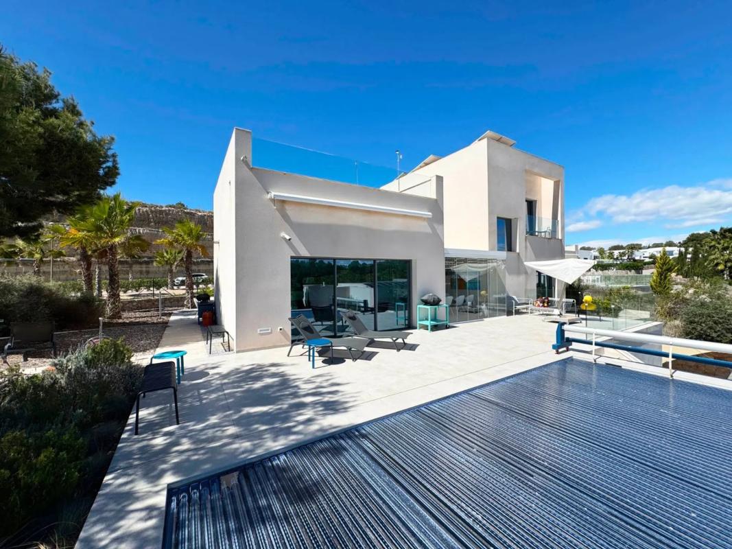 Sale of independent chalet in Avenida de las Colinas, Orihuela
 photo 4