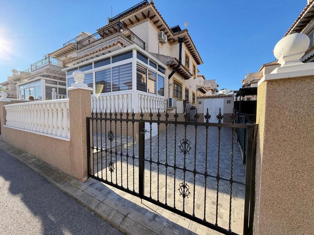 Venta de chalet adosado en  Barrio Las Filipinas , Orihuela photo 2