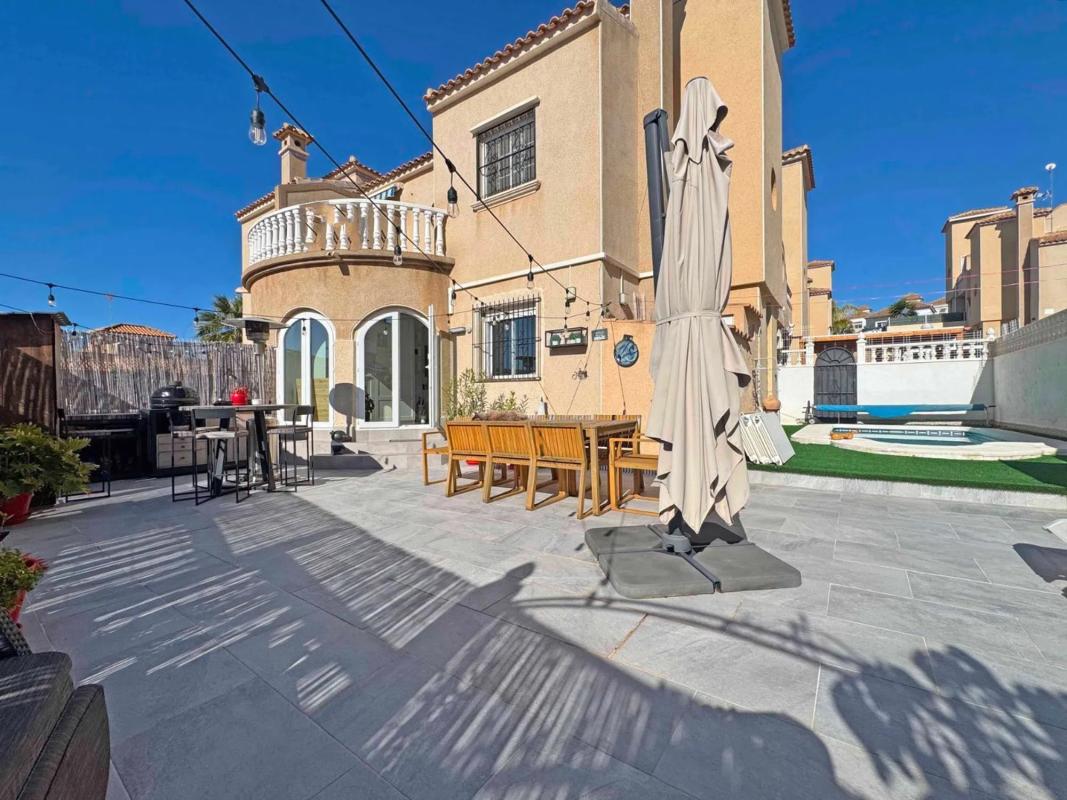 Venta de chalet adosado en Calle Peñalara , Orihuela photo 4