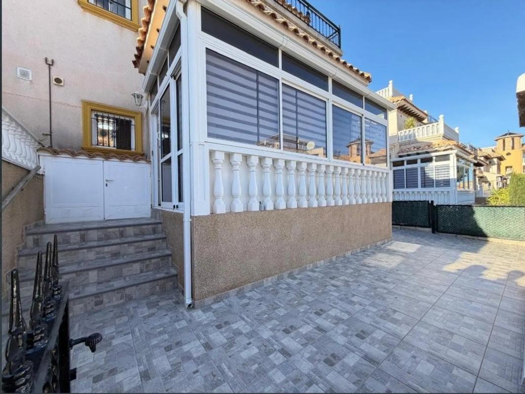 Venta de chalet adosado en Calle Galápagos , Orihuela photo 4