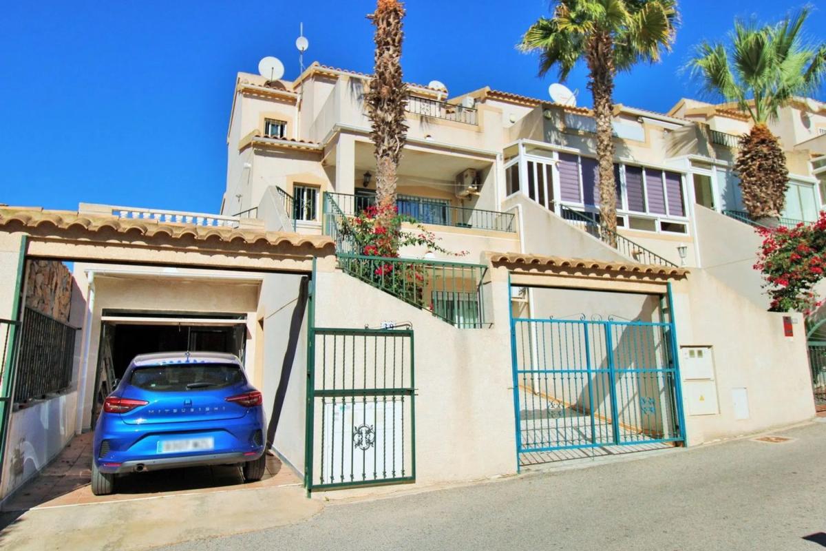 Venta de chalet independiente en Barrio Las Filipinas, Orihuela
photo 1