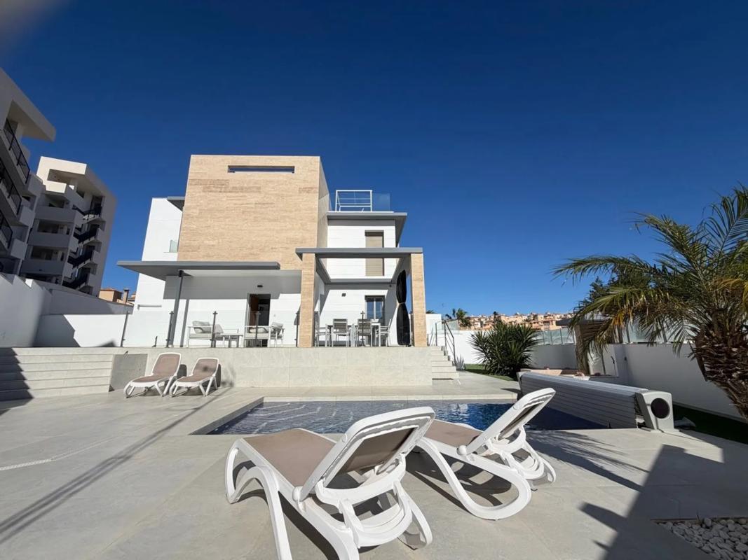 Sprzedaż niezależnego domku jednorodzinnego w Barrio Las Filipinas, Orihuela photo 1