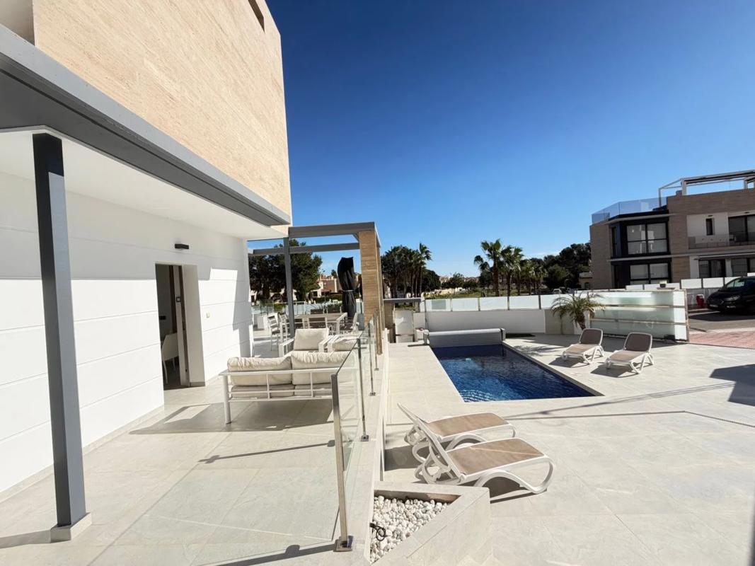 Sprzedaż niezależnego domku jednorodzinnego w Barrio Las Filipinas, Orihuela photo 3