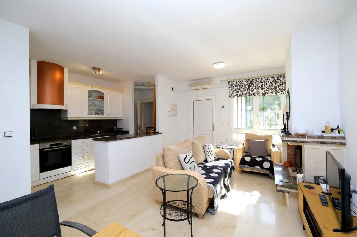 Venta de chalet adosado en  Barrio Las Ramblas , Orihuela photo 3
