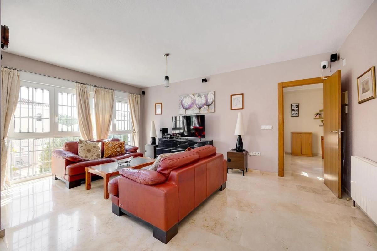 Sale of independent chalet in Barrio Las Ramblas, Orihuela
photo 2
