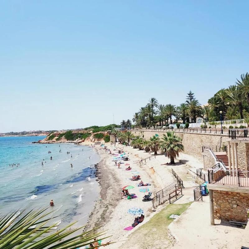 Sale of independent chalet in Barrio Lomas de Cabo Roig, Orihuela
photo 4