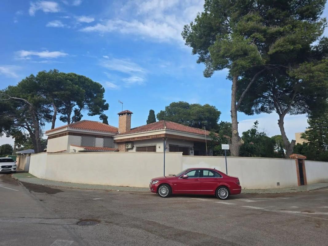 Venta de chalet independiente en Barrio Lomas de Cabo Roig, Orihuela
 photo 3
