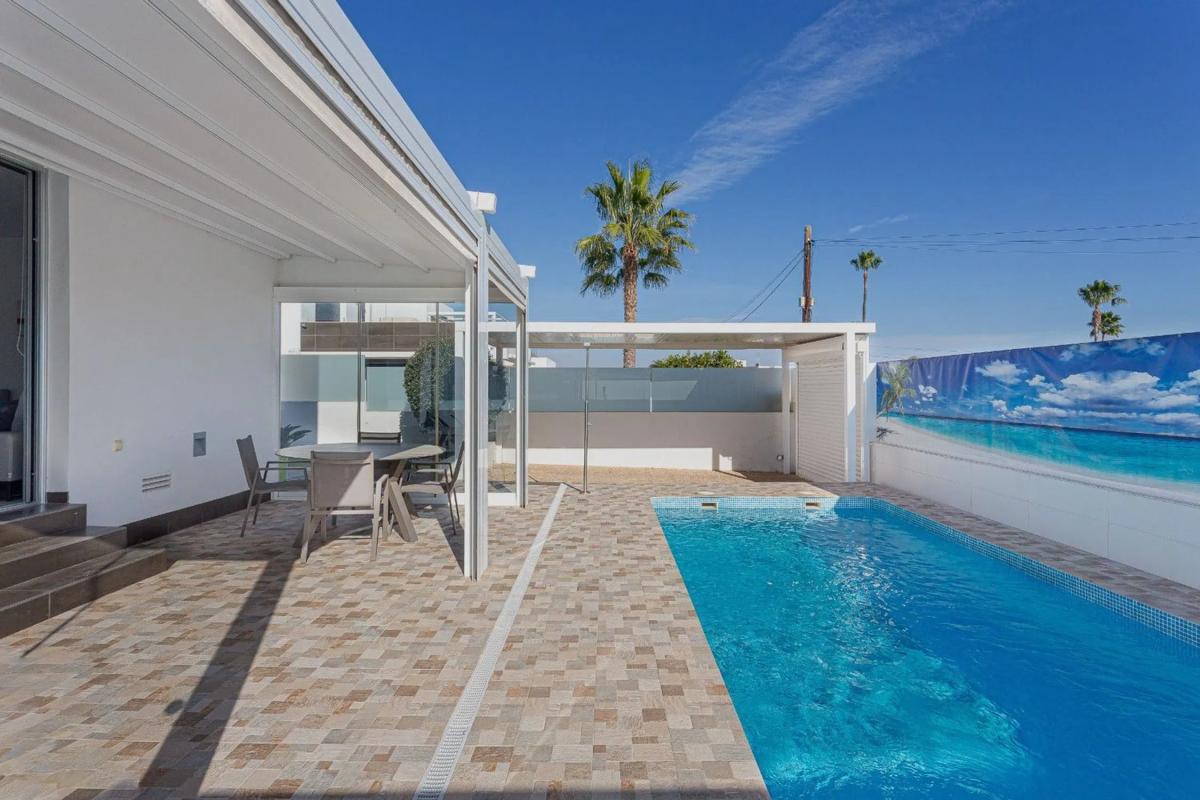 Sale of independent chalet in Barrio Lomas de Don Juan, Orihuela
photo 1