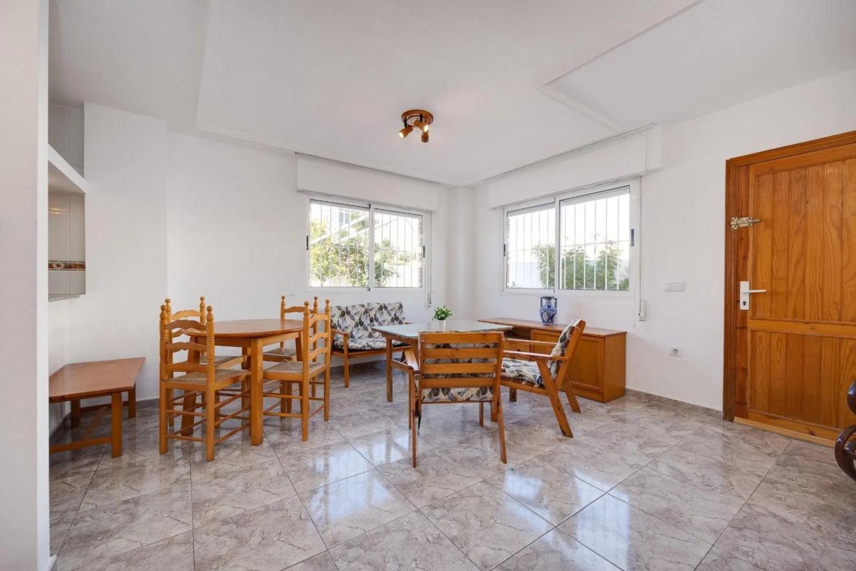 Venta de chalet independiente en Avenida de Londres, 2, Orihuela
 photo 4